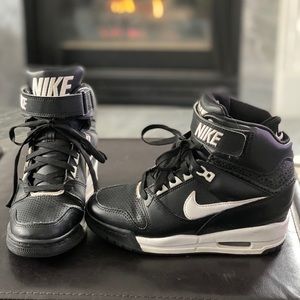 🔥Nike AIR REVOLUTION SKY HI